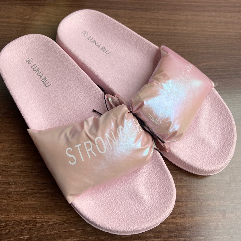 Luna Blu Pink Holographic Design Slides - Picture 4 of 7